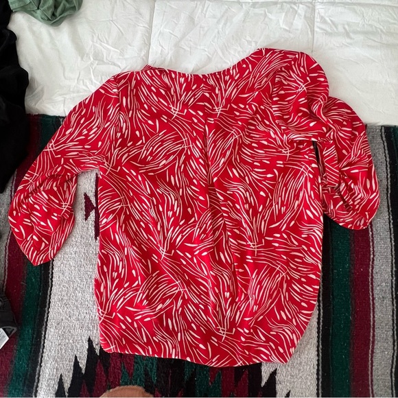 LUSH drapey wrap top with button closure, size S - Picture 5 of 6